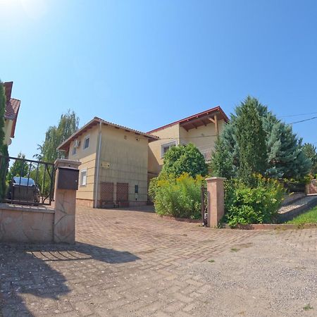 Maria-Lak Zalakaros Lägenhet Exteriör bild